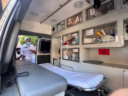 Cumplen sueño a joven con malformación arterial y se convierte en enfermera militar por un día en SLP