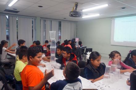 Realizan curso de computación para niños y niñas del Centro Crecer para la Vida