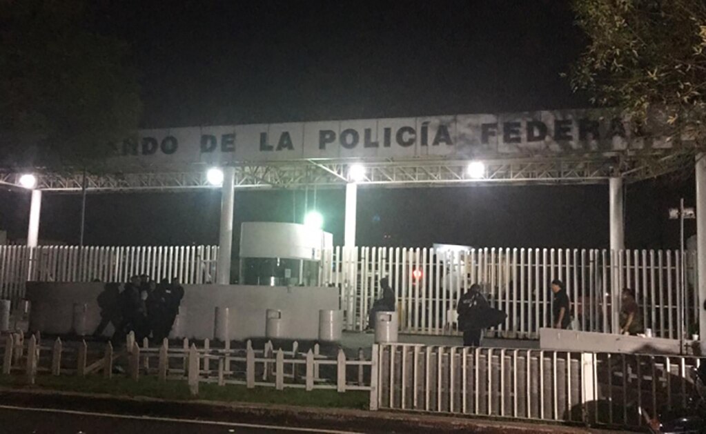 Cumple 24 horas toma del Centro de Mando de la Policía Federal