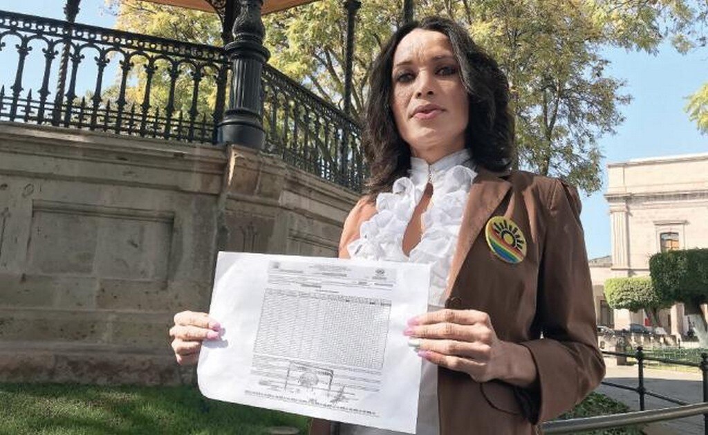 "Busco que se incluya en la política a transexuales"