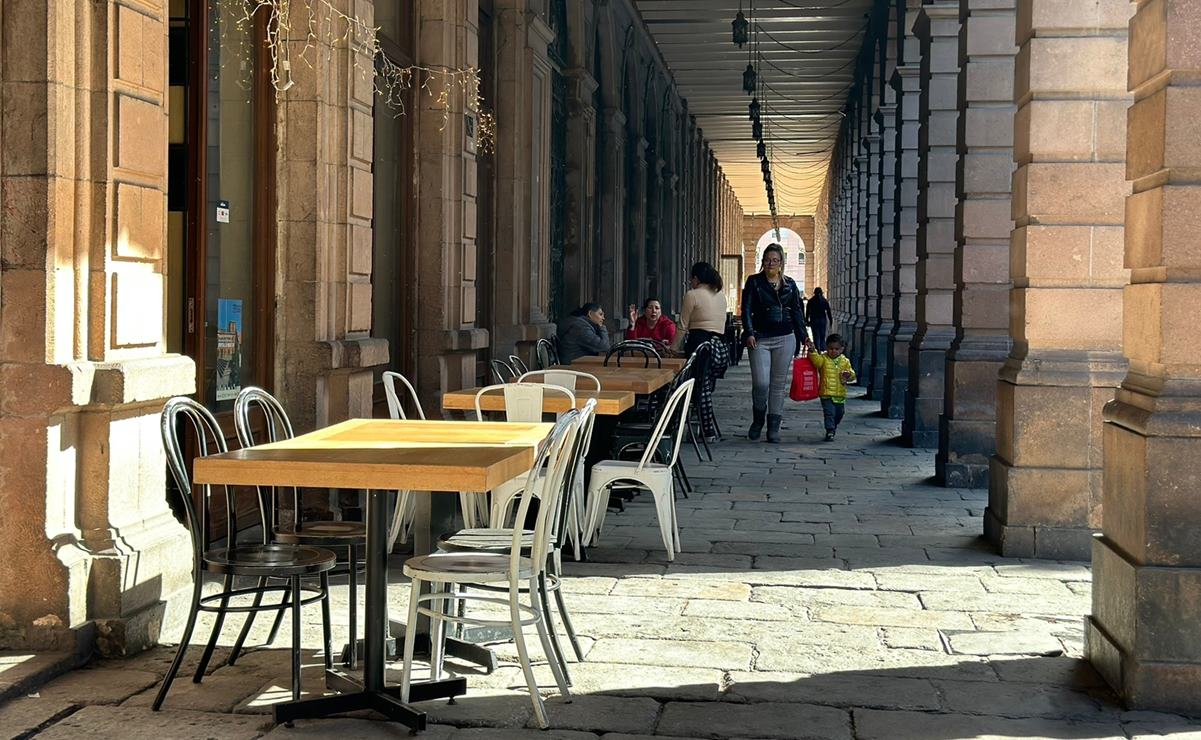 Restauranteros alistan amparos por ley antitabaco en SLP; prevén caída en ventas  