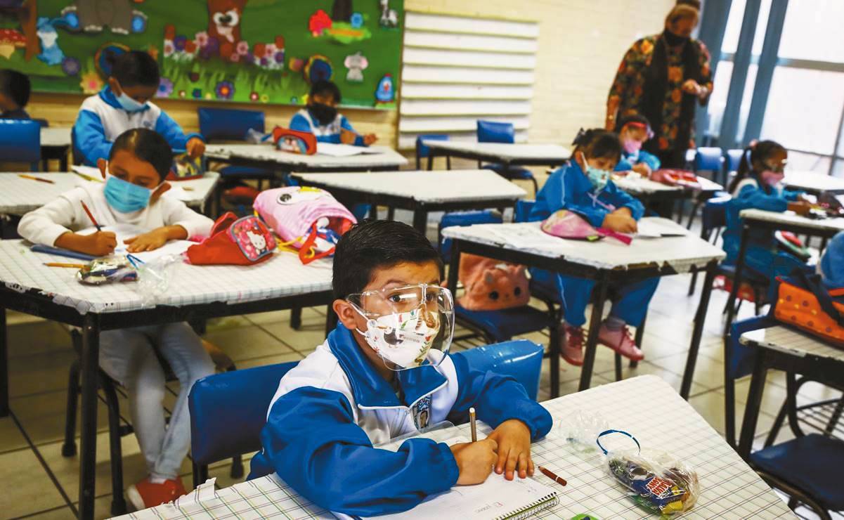 Sin contagios de Covid-19, primera semana de regreso a aulas en SLP 