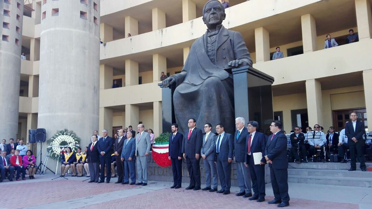 Desdeñan autoridades natalicio de Benito Juárez