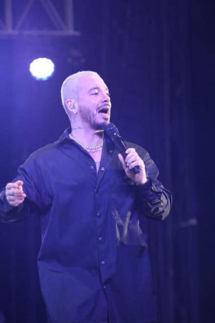 Sin lluvia, J.Balvin hace perrear a los potosinos en la inauguración del Festival Navideño 2022