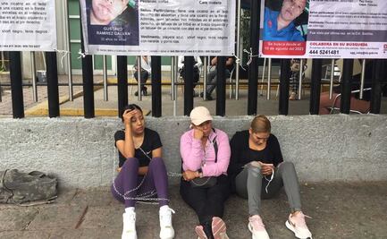 Se encadenan a la fiscalía de SLP familiares de conductor de inDrive desaparecido