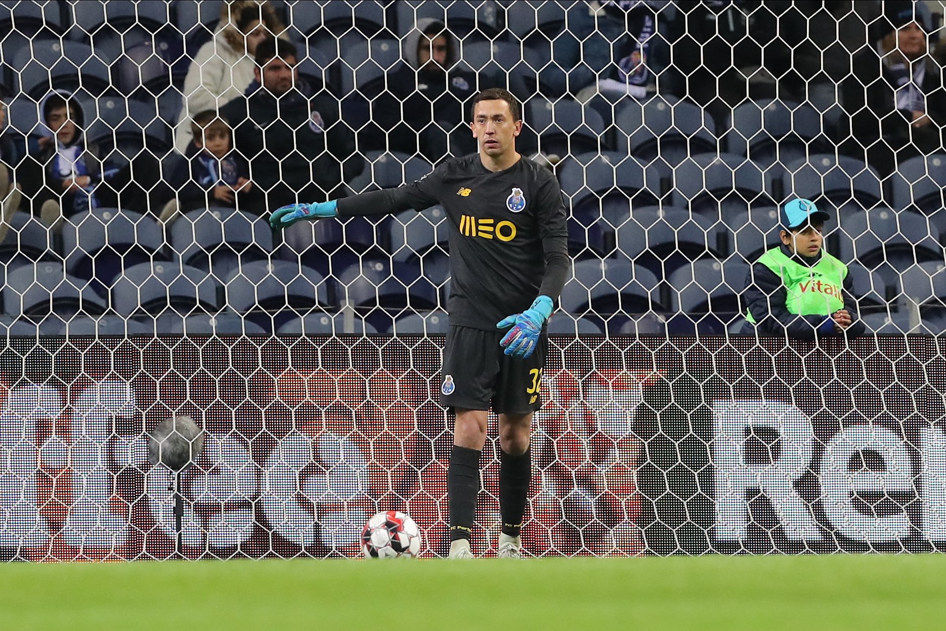 Marchesín, otra vez nombrado el portero del mes en Portugal