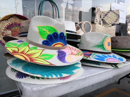 Cambiar artesanías por despensa, así enfrentan oaxaqueños la pandemia en San Luis Potosí 