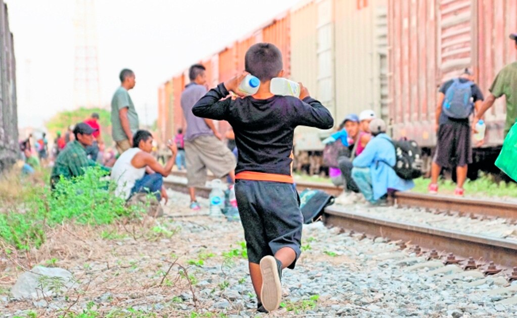 Desde el arranque de las caravanas, el Grupo Beta del Instituto Nacional de Migración ha atendido a unos 500 centroamericanos al mes. En lo que va de mayo han asistido a 200 por golpes de calor o caídas desde La Bestia. Foto: EDWIN HERNÁNDEZ. EL UNIVERSAL