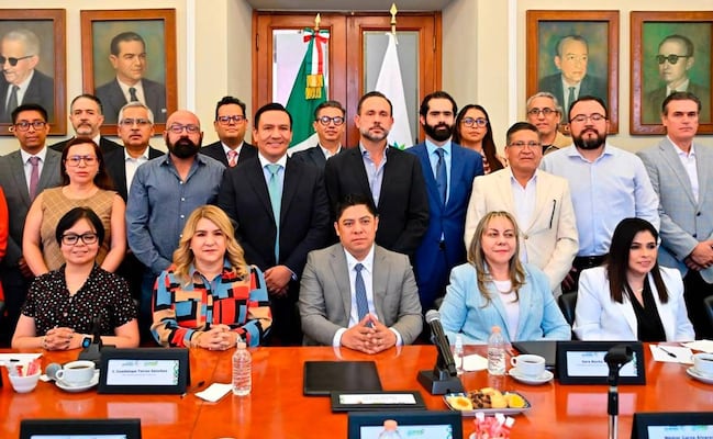 Gobernador envía a Congreso de SLP iniciativa para derogar la polémica “Ley Serrano” para regular la IA