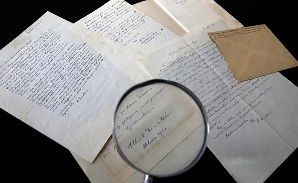 Subastan carta de Einstein por más de 100 mil dólares en Jerusalén