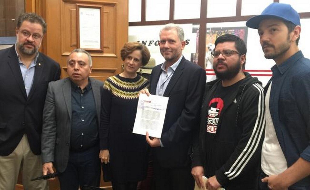 Colectivo Seguridad sin Guerra y diversas personalidades en la SCJN. Foto: Diana Lastiri/EL UNIVERSAL