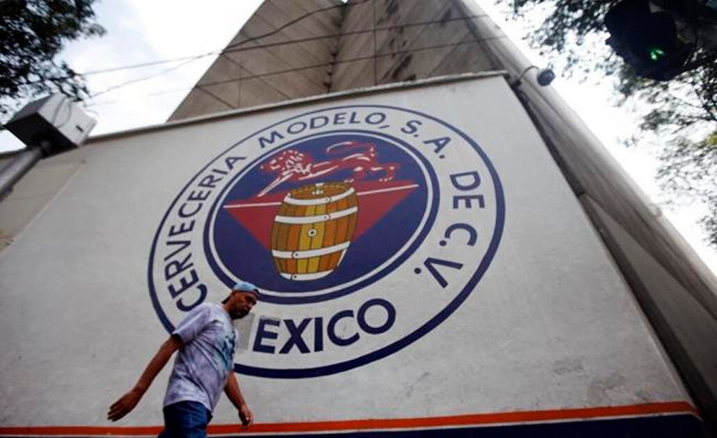 Corte frenó devolución de "miles de millones" del SAT a Grupo Modelo