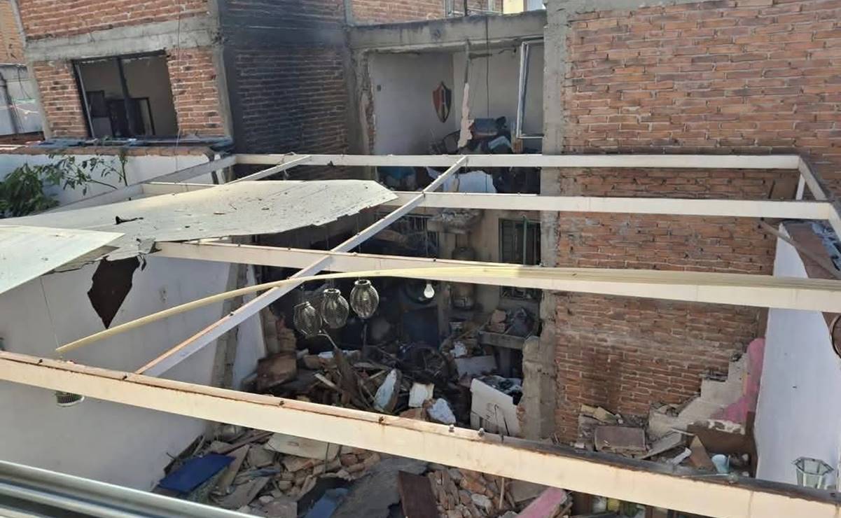 Familia pierde su casa por una explosión en SLP; un cohete cayó en un tanque de gas