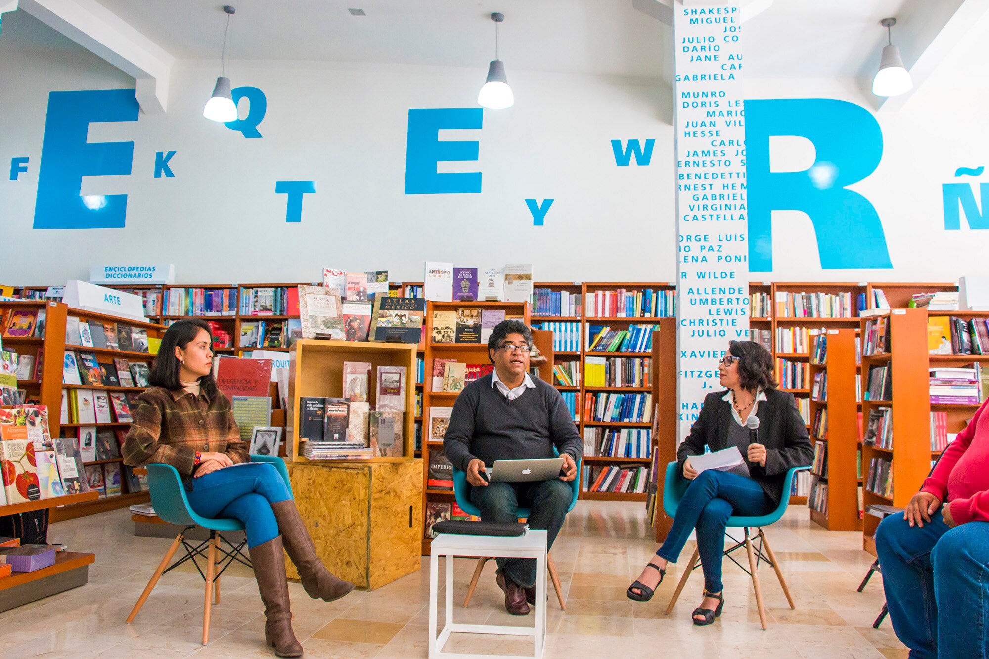 "Religiosidad Popular" de los libros más vendidos en la FIL 