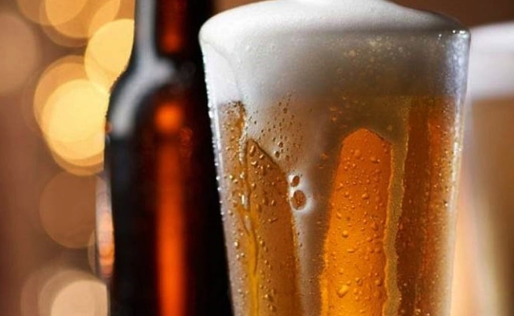 Hallan cómo hacer la espuma perfecta para tu cerveza