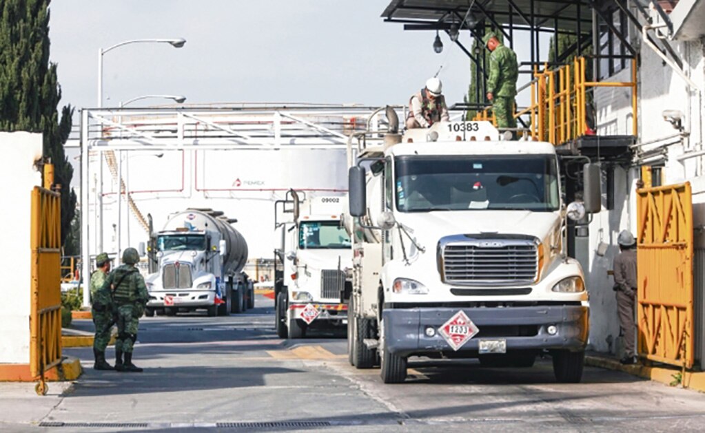 En lucha contra huachicol dueños de pipas salen “ganones”