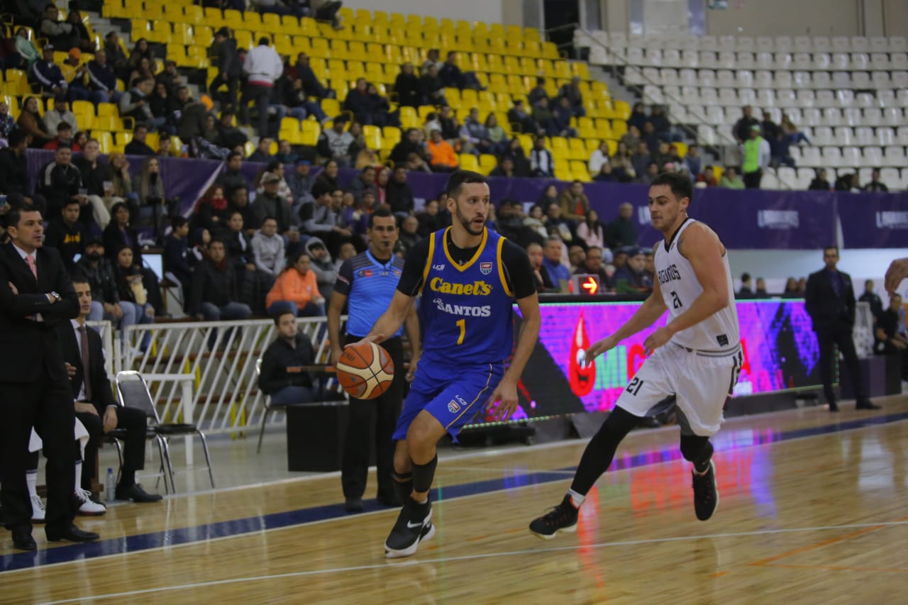 De último segundo Laguneros se queda con el triunfo ante C.B. Santos