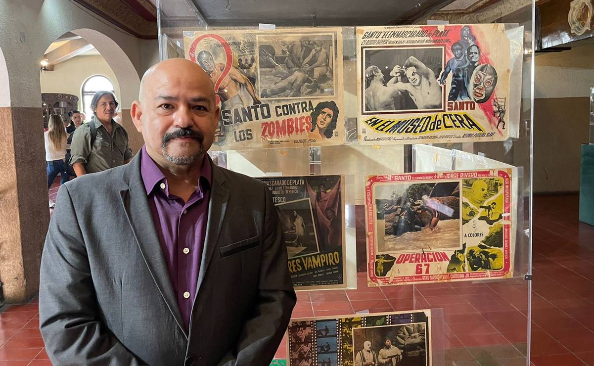 Héctor Delgado Verástegui, el potosino y dueño de esta colección, ha pasado gran parte de su vida buscando estas joyas del cine que hoy comparte con todos. Foto: Humberto Torres EL UNIVERSAL
