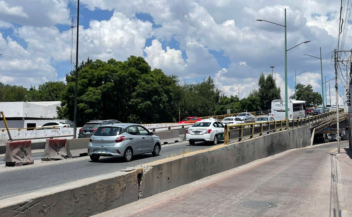 Puente de avenida Universidad de SLP concluyó su vida útil. Fotos: Humberto Torres