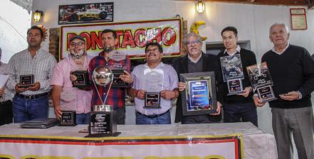 Escudería Don Tacho realiza entrega de reconocimientos a sus pilotos