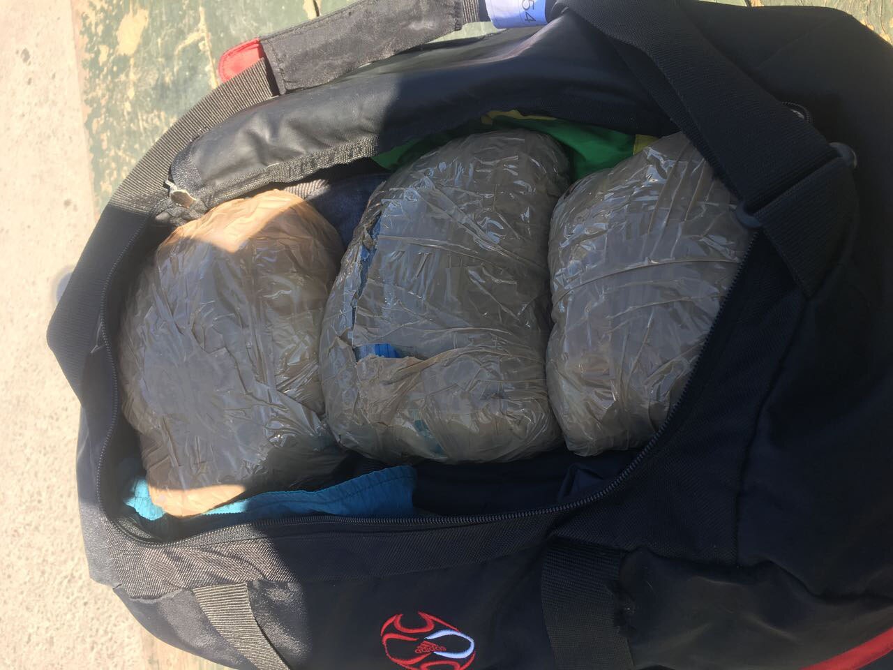 Aseguran droga en Villa de Arista