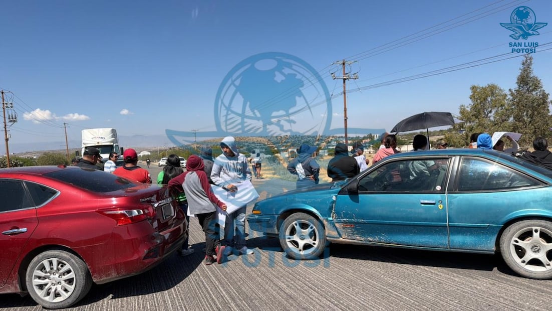 Familiares de las víctimas realizaron un bloqueo en la carretera a Rioverde
