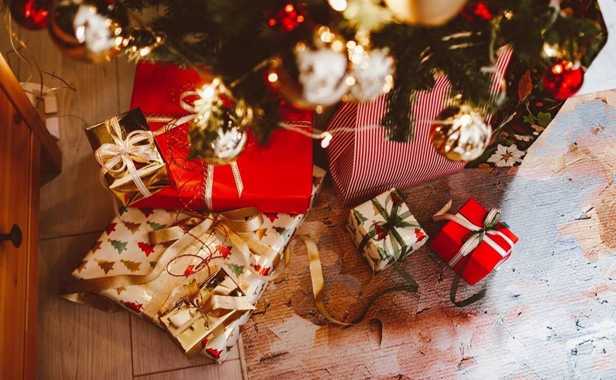 ¿24 o 25? Cuándo es el mejor momento para abrir los regalos de Navidad