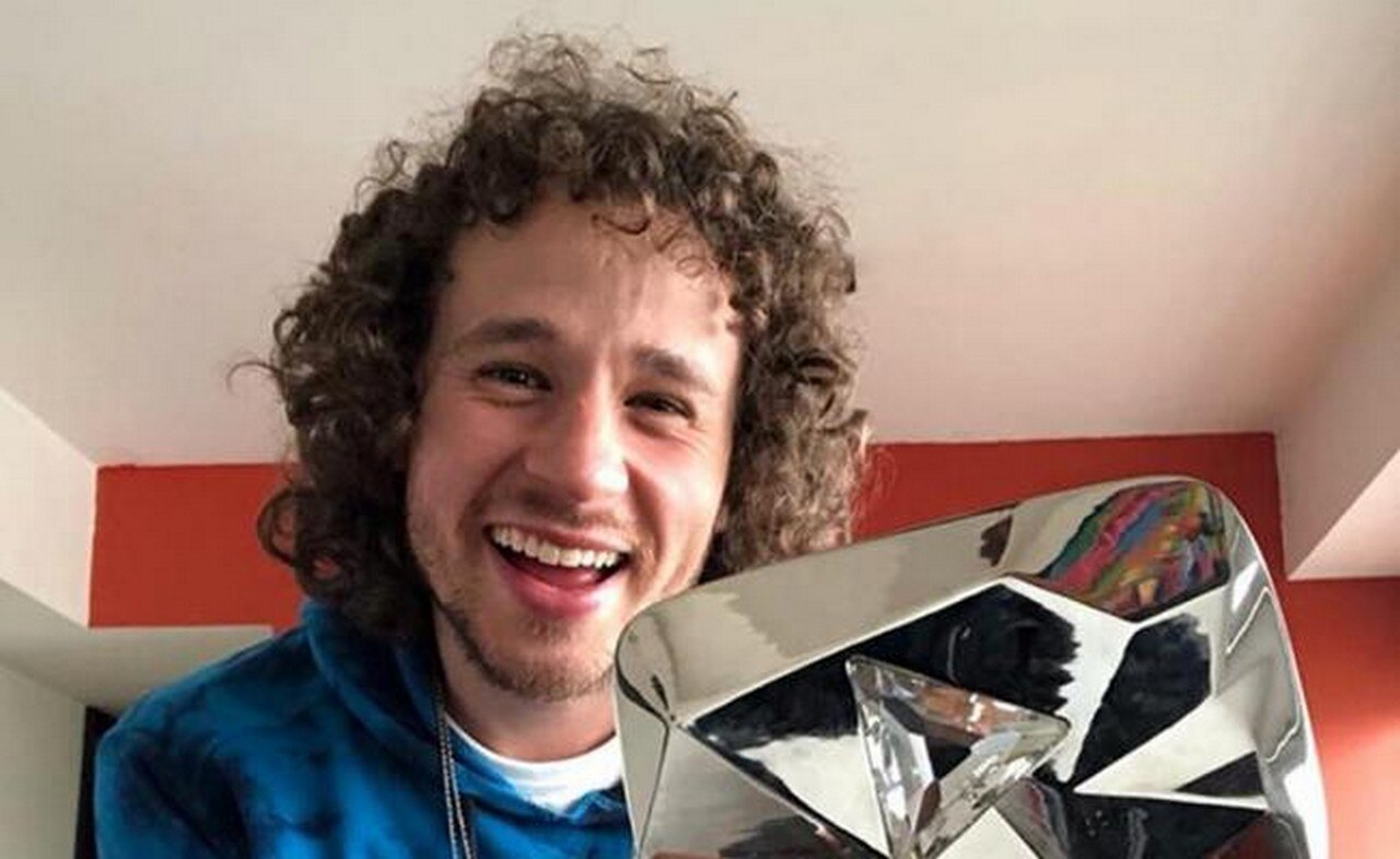  Fans postulan a youtuber "Luisito Comunica" para gobernador interino de Puebla
