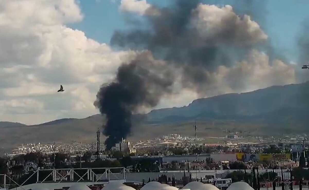 Se registra incendio en centro de reciclaje en la capital de San Luis. Fotos: Especiales