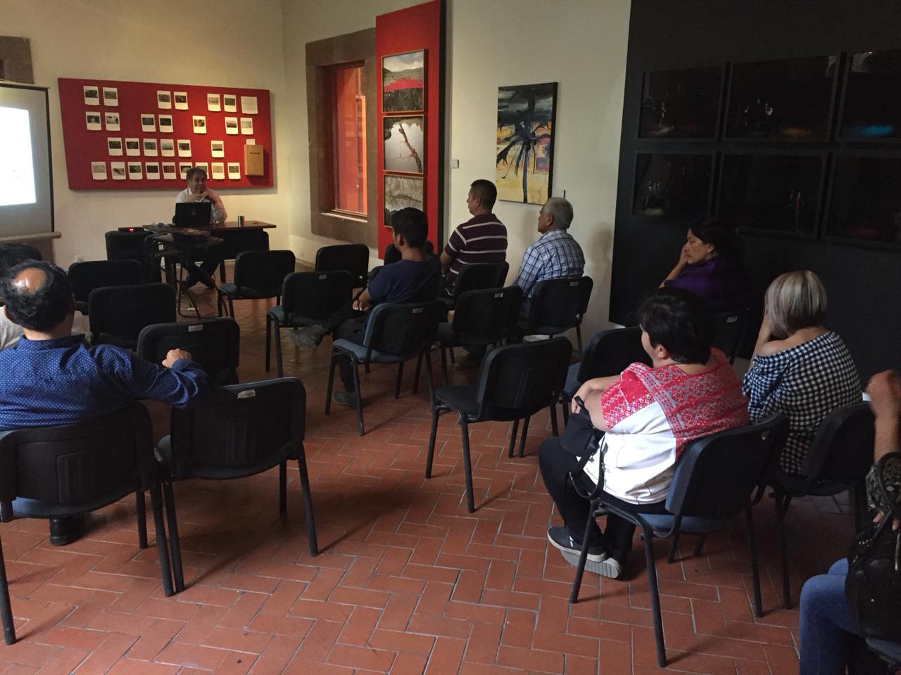 Imparten conferencia “San Luis Rey y su entorno musical”