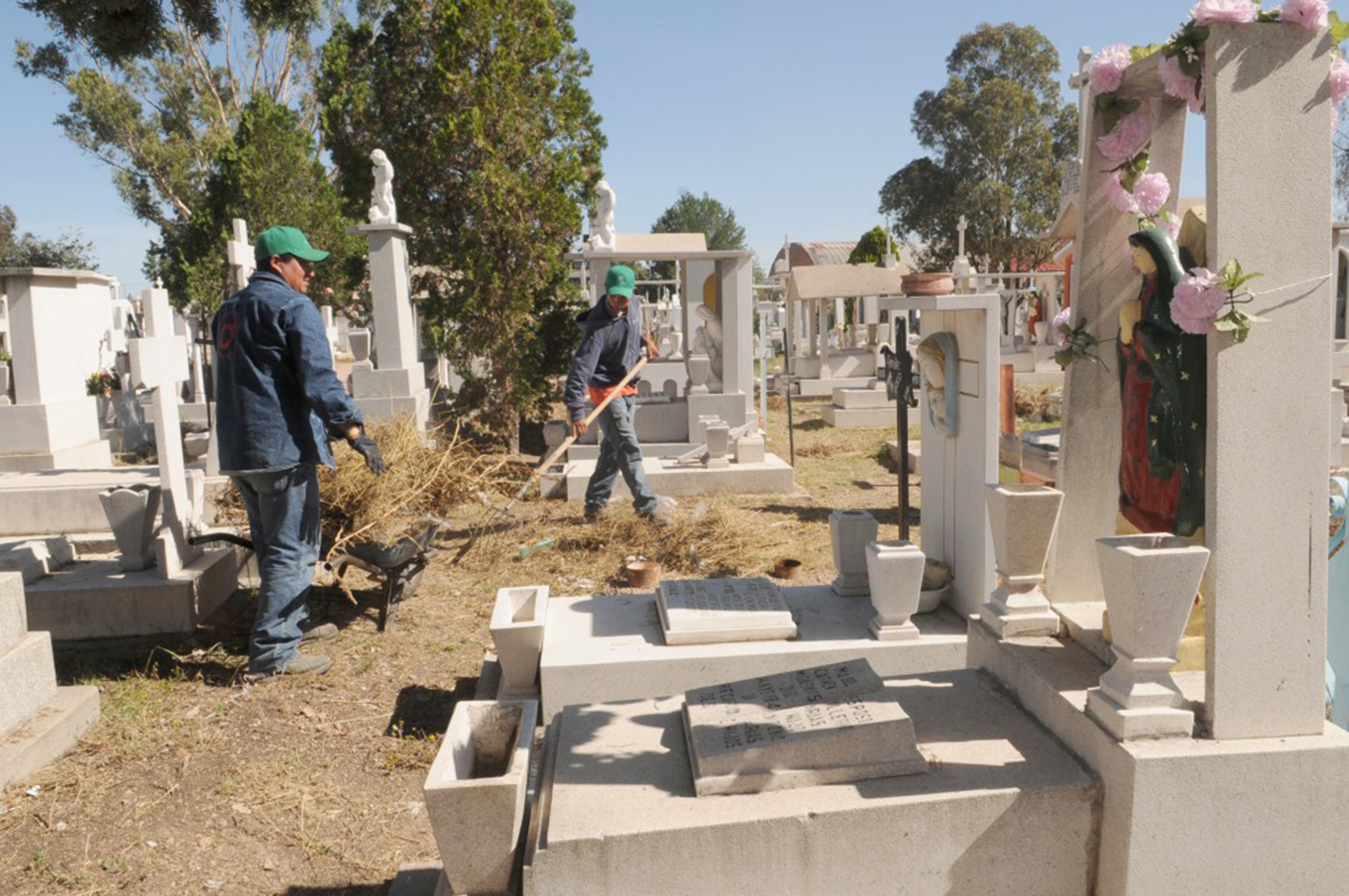 Comienzan trabajos de rehabilitación en Panteón del Saucito 