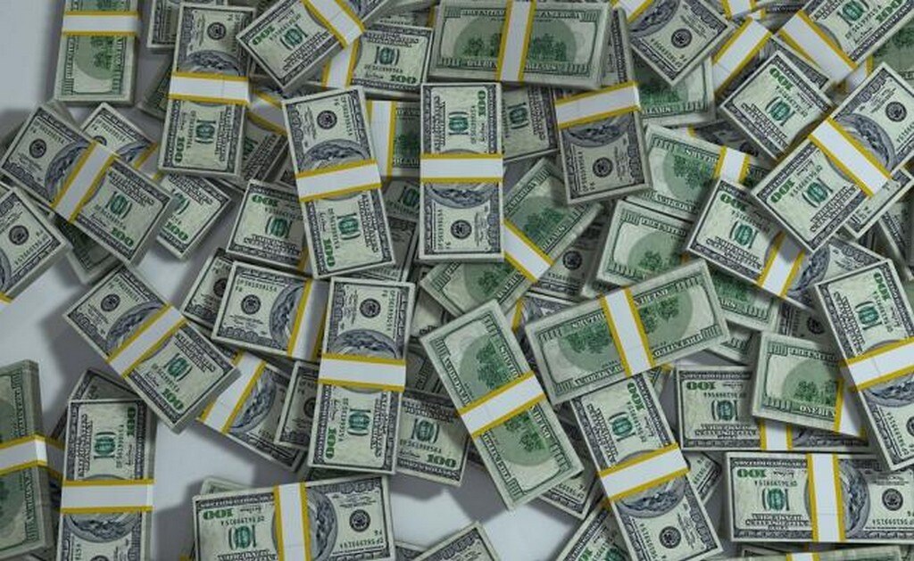 Dólar acumula alza de 25 centavos y alcanza 20.70 unidades