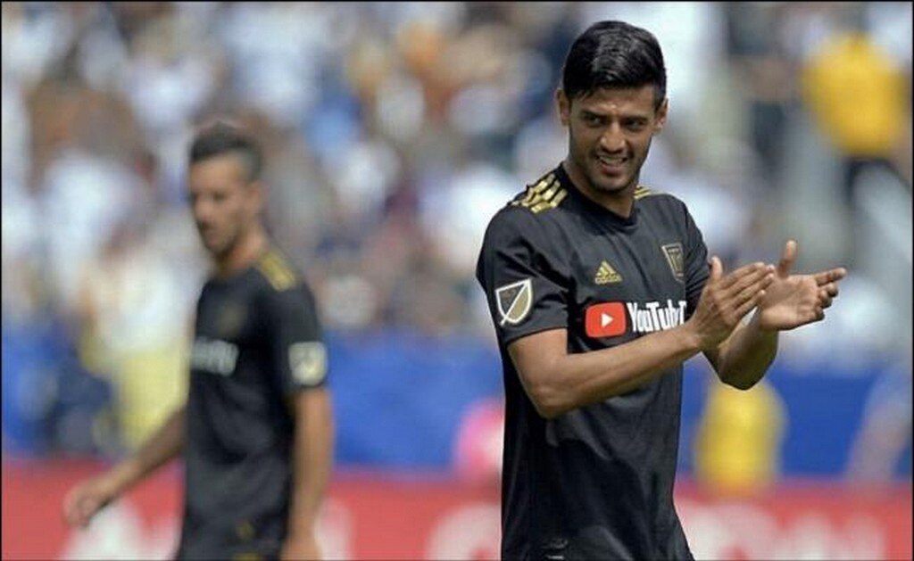  Carlos Vela aclara la situación con chica trans