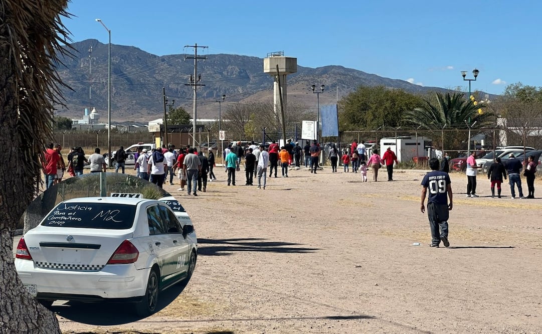Protestan en el penal de La Pila por inconsistencias en el proceso del taxista involucrado en un choque en SLP. Fotos: Nancy Lizet Hernández