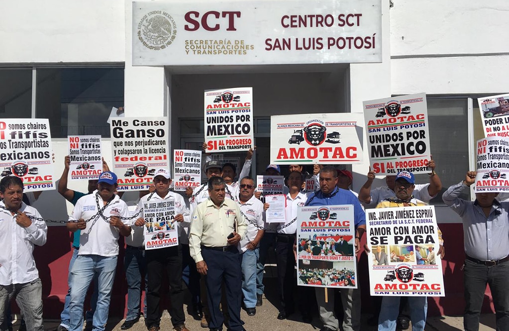 Transportistas exigen a SCT Federal acabar con parálisis en trámites
