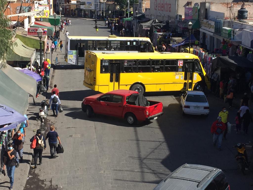 Ayuntamiento no dará nuevos permisos para ambulantes en el Centro de SLP. Foto: Archivo EL UNIVERSAL