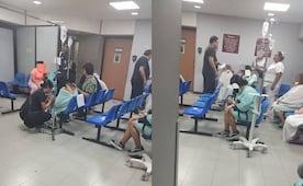 Exhiben en redes nuevo caso de mujer que dio a luz en baño del IMSS San Luis Potosí tras horas de espera
