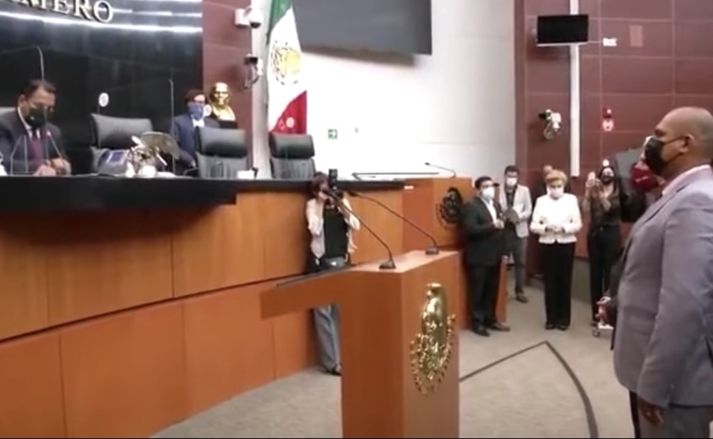 Eli Cervantes toma protesta como senador y suple a Primo Dothé