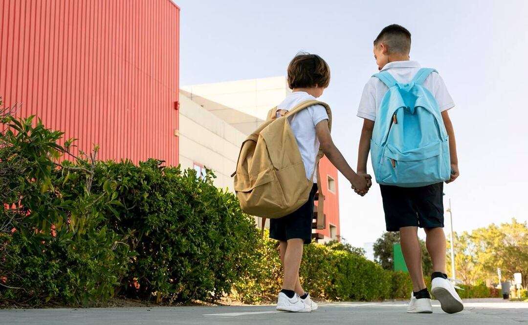 El primer día de clases, un desafío para estudiantes y padres al ver a sus hijos empezar nuevas etapas. Foto: Freepik