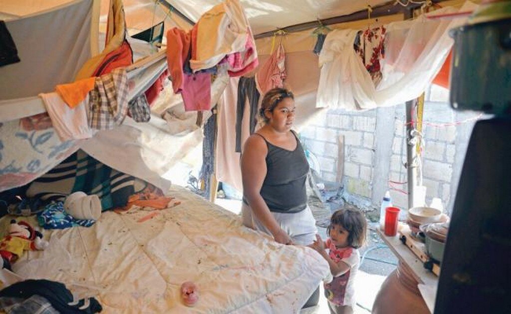 El gobierno de Morelos no ha reportado la adquisición del crédito para hacer frente a los sismos, mientras que damnificados permanecen en casuchas. Foto: ARCHIVO EL UNIVERSAL