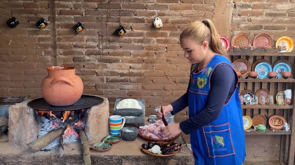 Birria de rancho, la receta de la hija de Doña Ángela