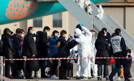 Mexicanos regresan al país tras cuarentena en Francia por coronavirus: Gómez-Robledo