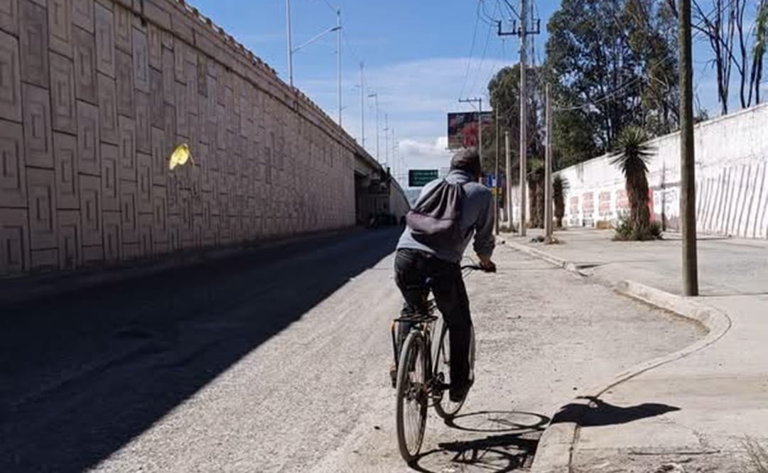 Ciudadanos denuncian que el pavimento se encuentra levantado y fracturado. Foto: Redes sociales
