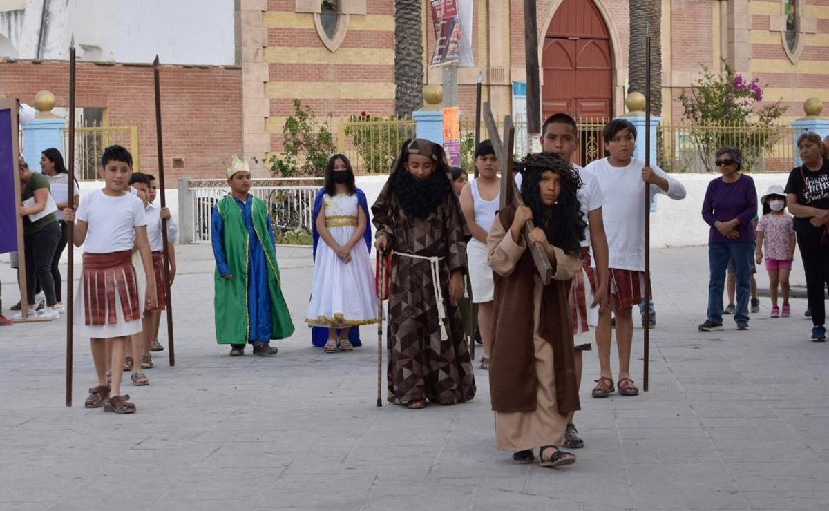 Con más de 20 niñas y niños realizan Viacrucis Viviente en el municipio de Cedral 