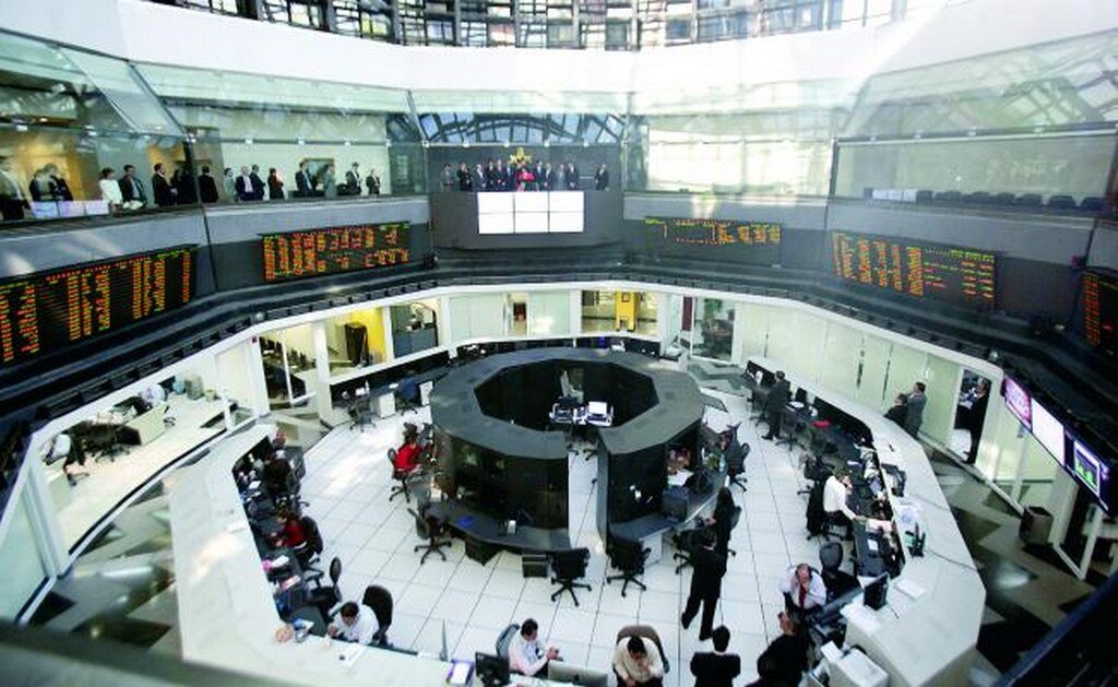 Caen acciones de bancos por propuesta de quitar comisiones