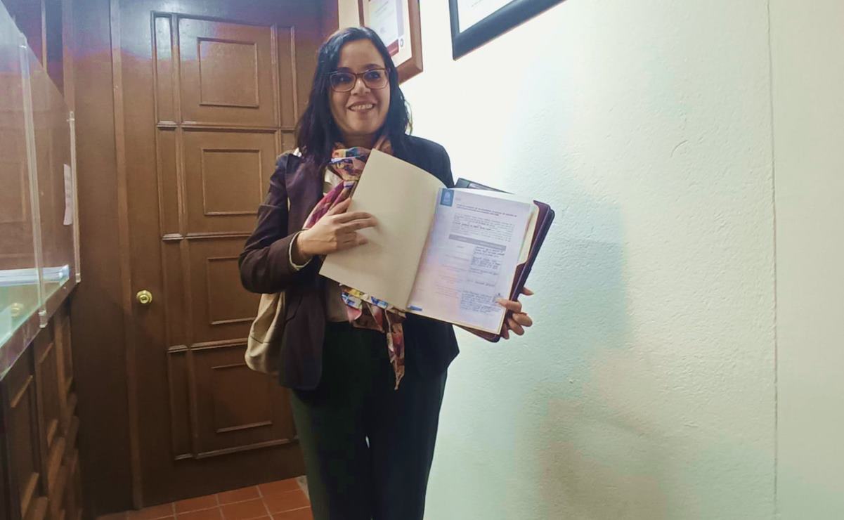 Guadalupe Briano se registra oficialmente como candidata a la rectoría de la UASLP. Foto: Xochiquetzal Rangel