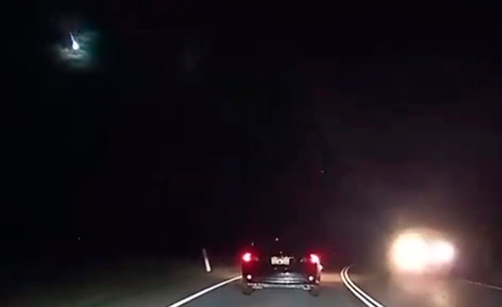 Captan en video caída de meteorito en Australia