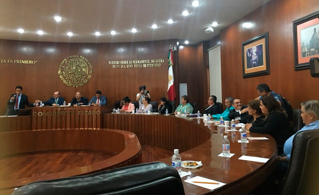 Capacitan a diputados electos sobre labor legislativa 