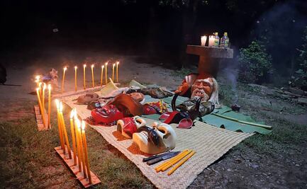 FOTOS: Así inicia Xantolo en la Huasteca Potosina, con el ritual de la "bajada" y purificación de máscaras