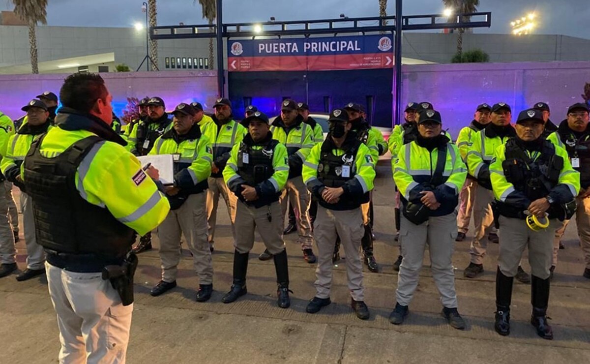 Despliegan operativo de seguridad por partido en el estadio Alfonso Lastras. Foto: Especial